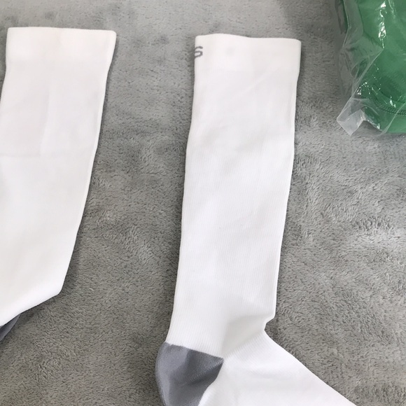 Figs 2 Pairs of Ladies Compression Knee High Socks Size L - Picture 7 of 7